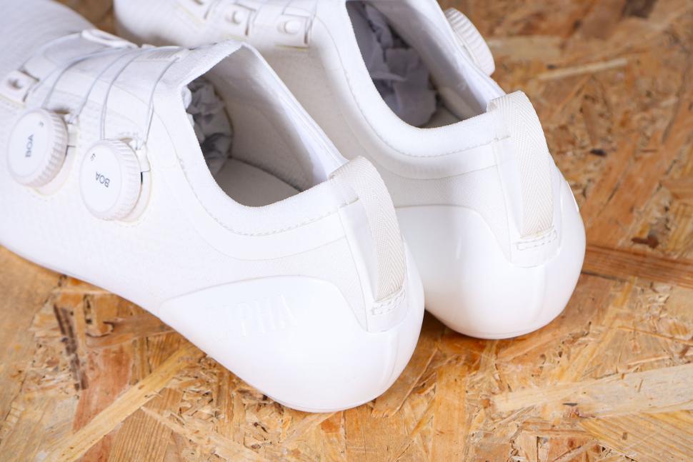 2025 Rapha Pro Team Road Shoes - heels.jpg