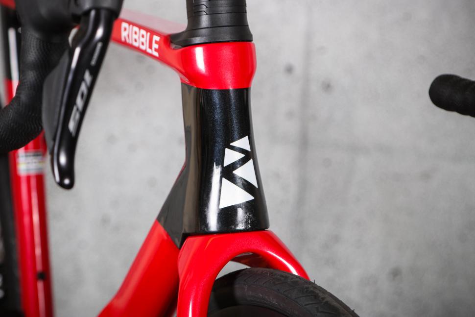 2025 Ribble Ultra-Race 105 Di2 - head tube badge.jpg