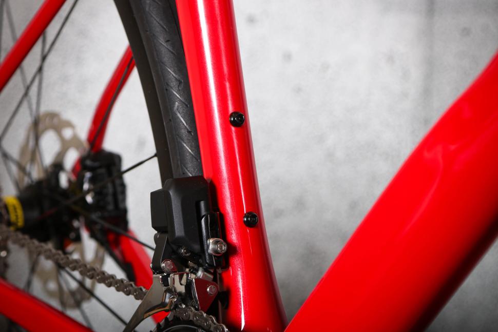 2025 Ribble Ultra-Race 105 Di2 - seat tube bosses.jpg