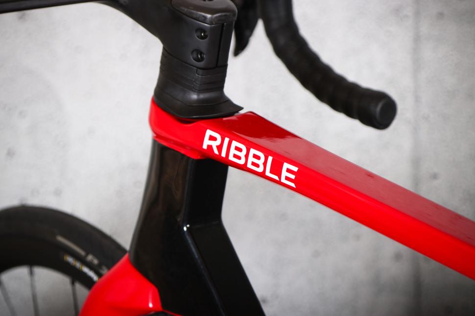 2025 Ribble Ultra-Race 105 Di2 - top tube logo.jpg
