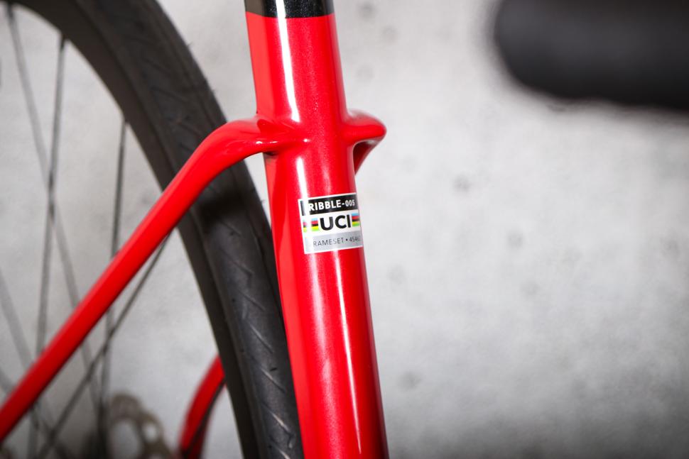 2025 Ribble Ultra-Race 105 Di2 - UCI sticker.jpg