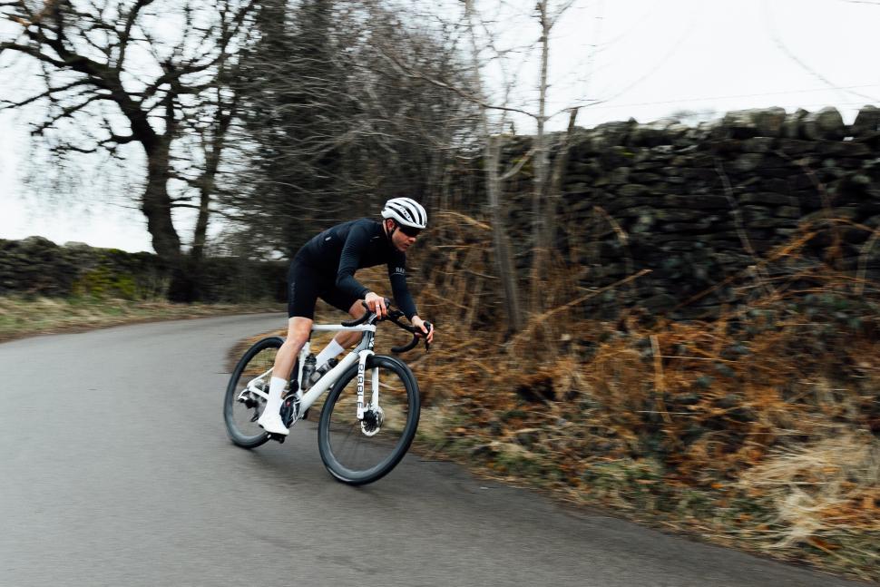 2025 Ribble Ultra-Race action descent