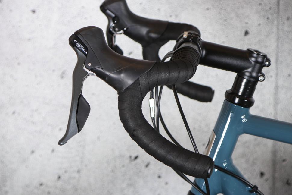 2025 Ridgeback Tour - drop bar and lever.jpg