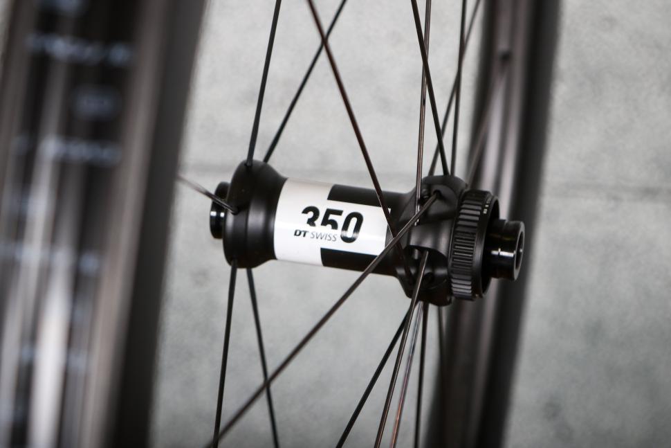 2025 Roval Rapide CL III wheelset - front hub.jpg