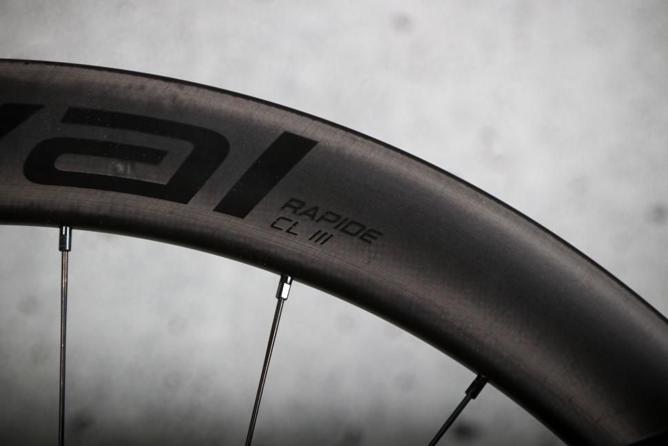 2025 Roval Rapide CL III wheelset - rim detail 2.jpg