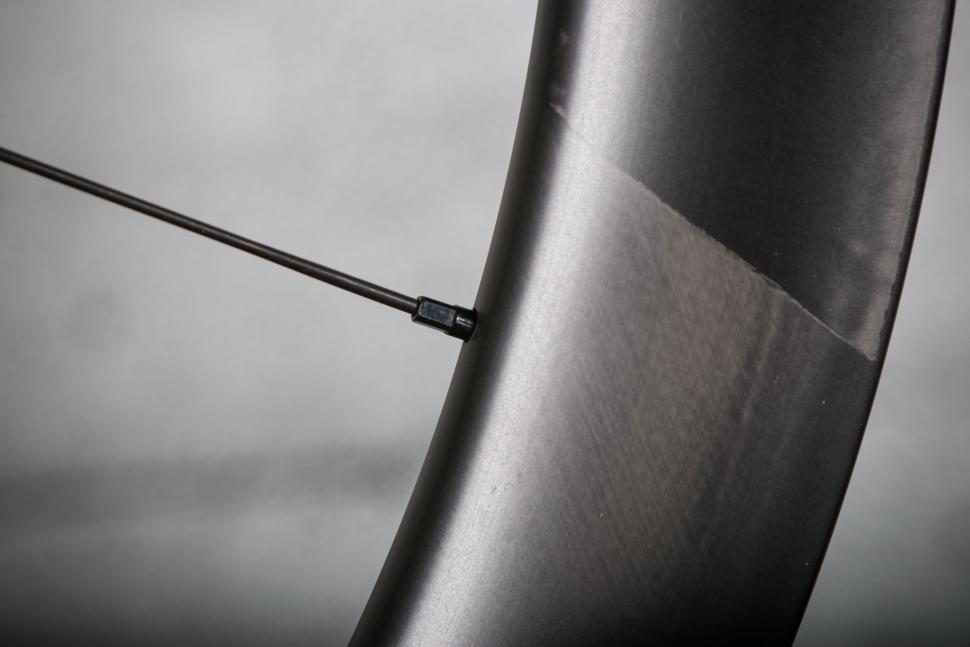 2025 Roval Rapide CL III wheelset - spoke nipple.jpg