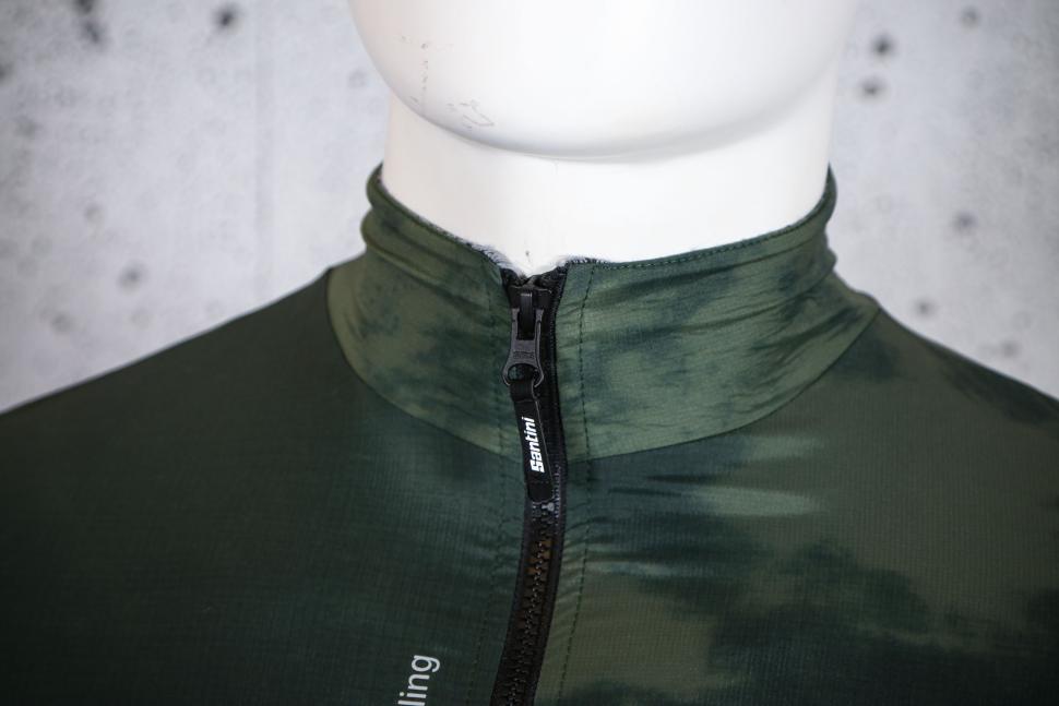2025 Santini Alpha Insulated Jacket - collar 1.jpg