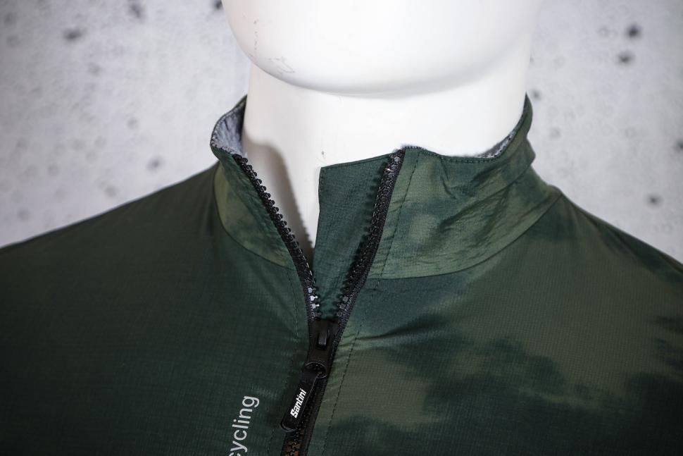2025 Santini Alpha Insulated Jacket - collar 2.jpg