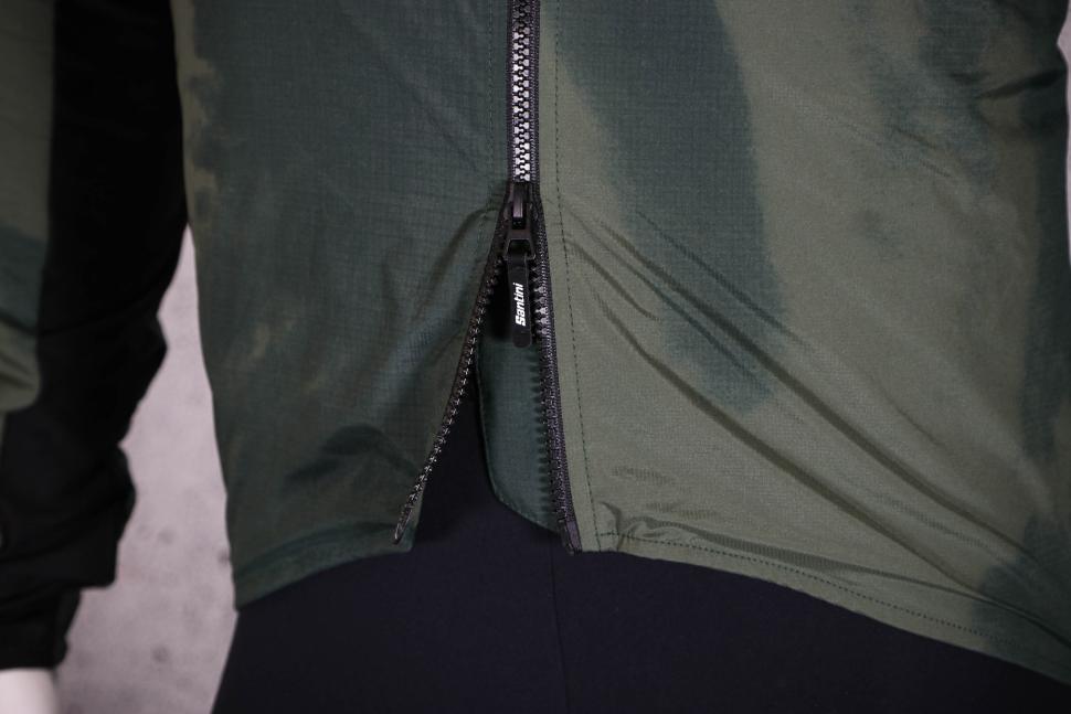 2025 Santini Alpha Insulated Jacket - zip detail.jpg