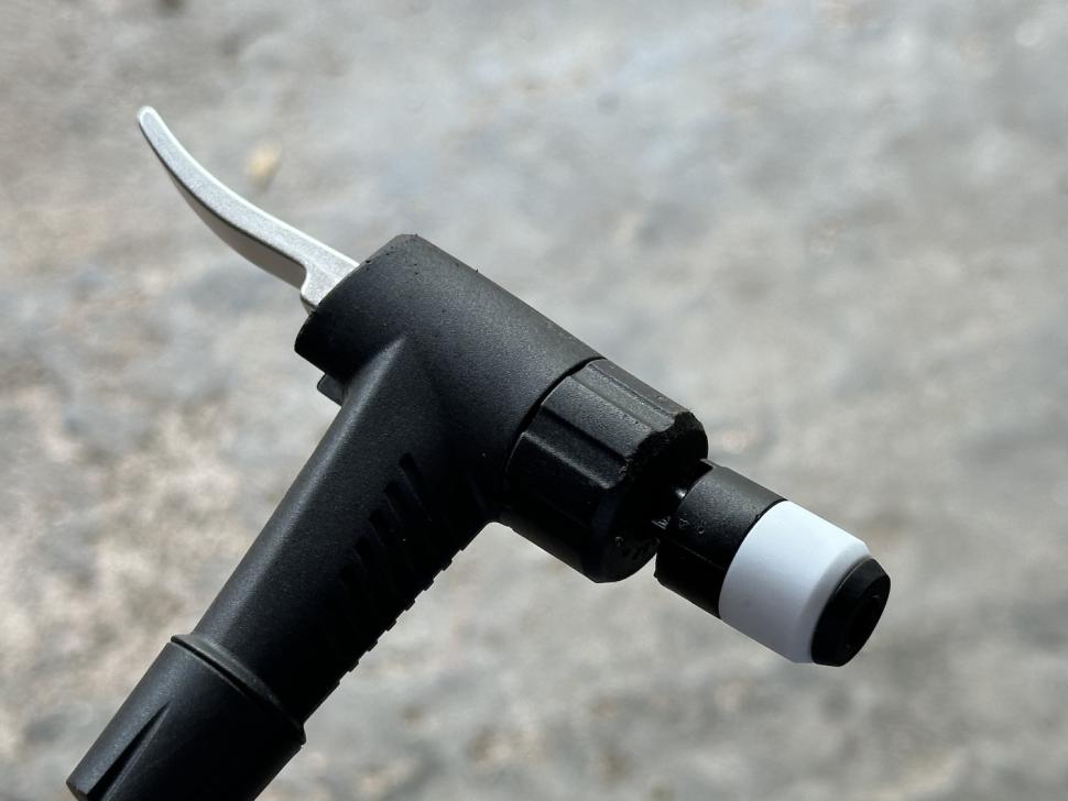 2025 Schwalbe Clik Valve Conversion Set pump adaptor.JPG