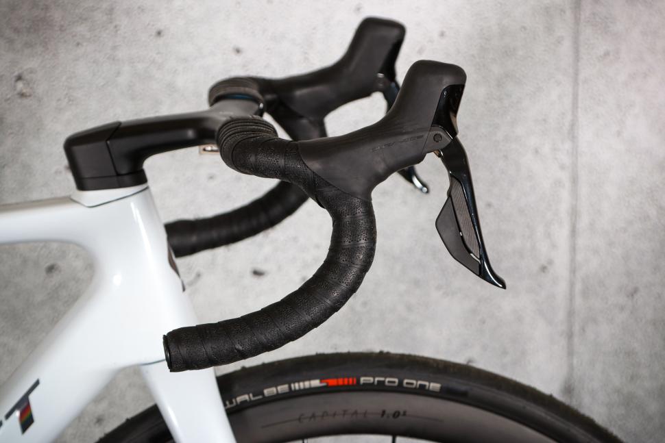 2025 Scott Addict RC Pro - drop bar.jpg