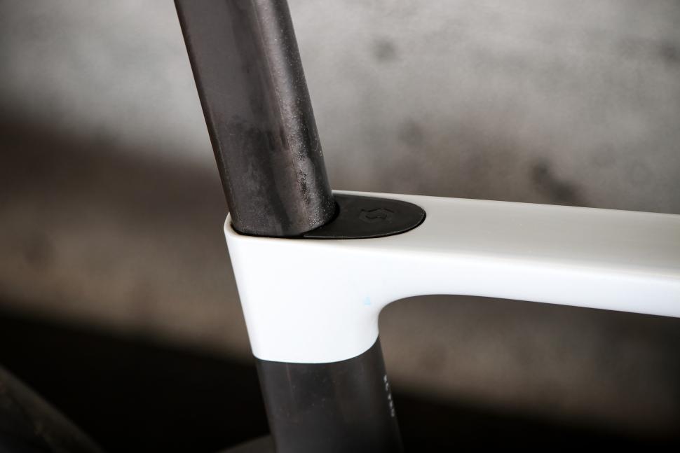 2025 Scott Addict RC Pro - seat post bolt cover.jpg