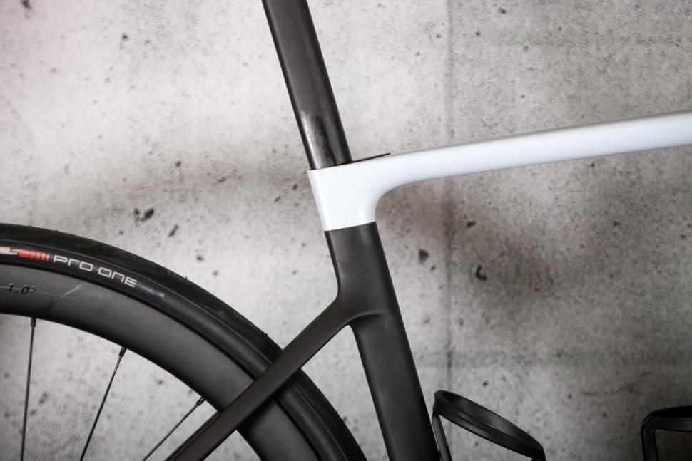 2025 Scott Addict RC Pro - seat tube junction.jpg