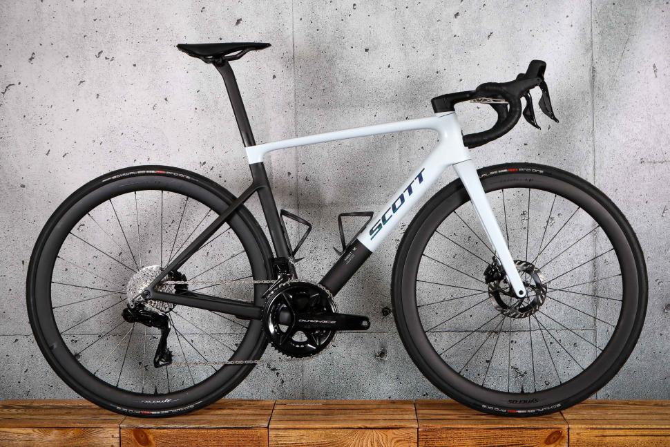 2025 Scott Addict RC Pro.jpg