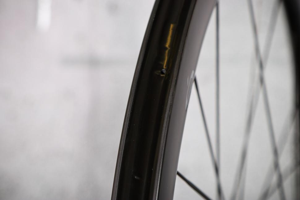 2025 Scribe Cycling Elan SL 50 Carbon Wheelset - rim bed.jpg