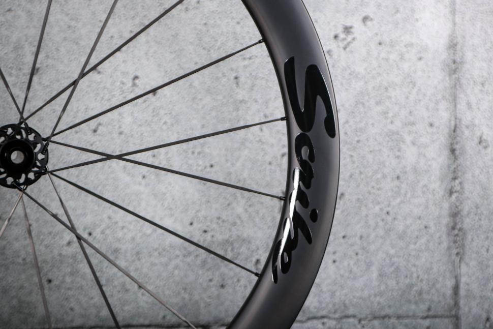 2025 Scribe Cycling Elan SL 50 Carbon Wheelset - rim detail 1.jpg