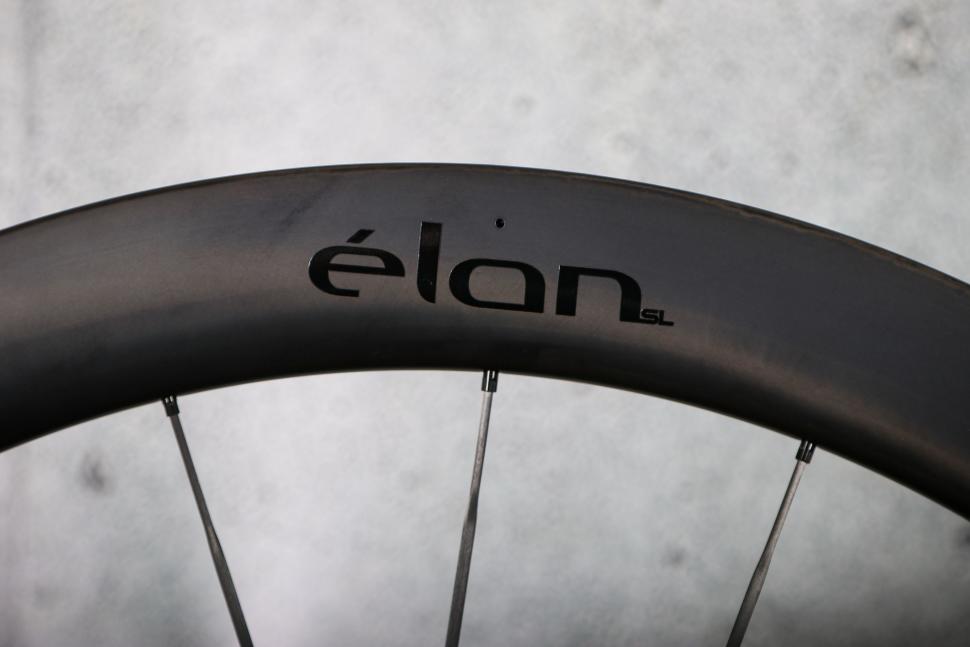 2025 Scribe Cycling Elan SL 50 Carbon Wheelset - rim detail 3.jpg