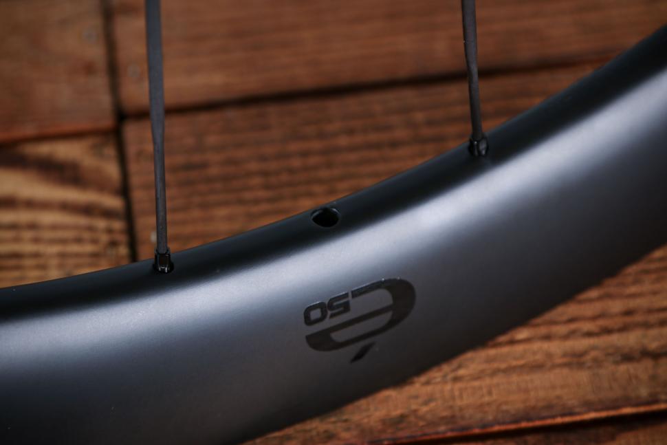 2025 Scribe Cycling Elan SL 50 Carbon Wheelset - valve hole.jpg