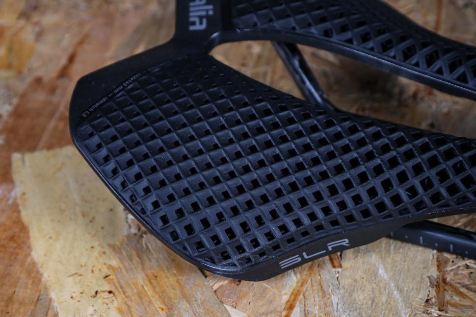 2025 Selle Italia SLR 3D Carbon - surface.jpg