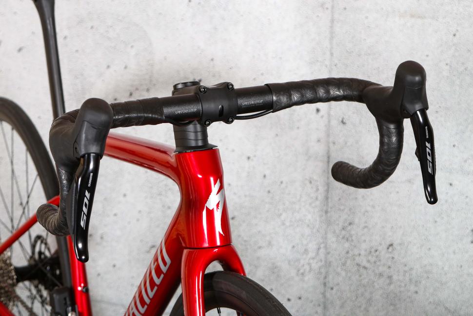 2025 Specialized Tarmac SL8 Comp Di2 - bars 1.jpg