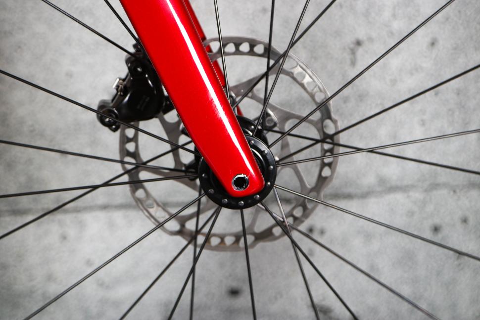 2025 Specialized Tarmac SL8 Comp Di2 - fork detail.jpg
