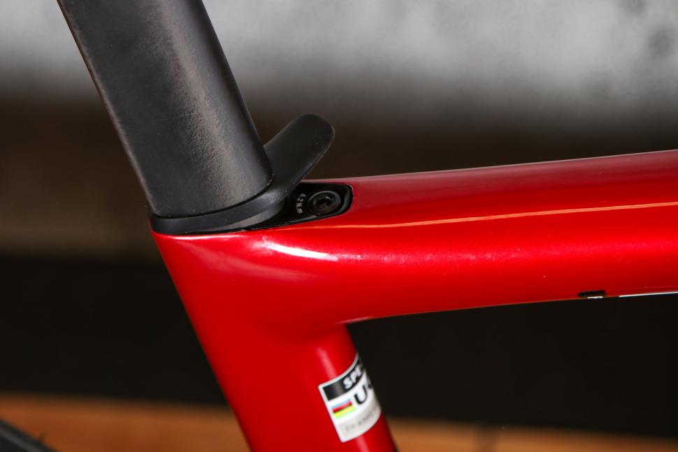 2025 Specialized Tarmac SL8 Comp Di2 - seat post bolt.jpg