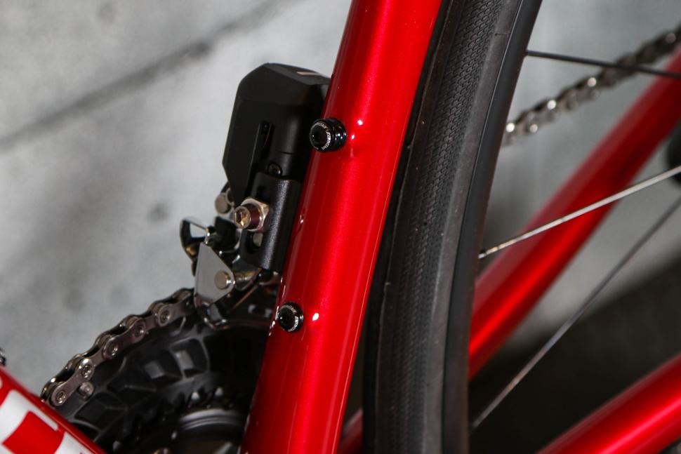 2025 Specialized Tarmac SL8 Comp Di2 - seat tube bosses.jpg