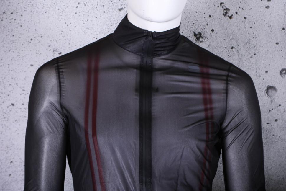 2025 Sportful Aqua Light Jacket - chest.jpg