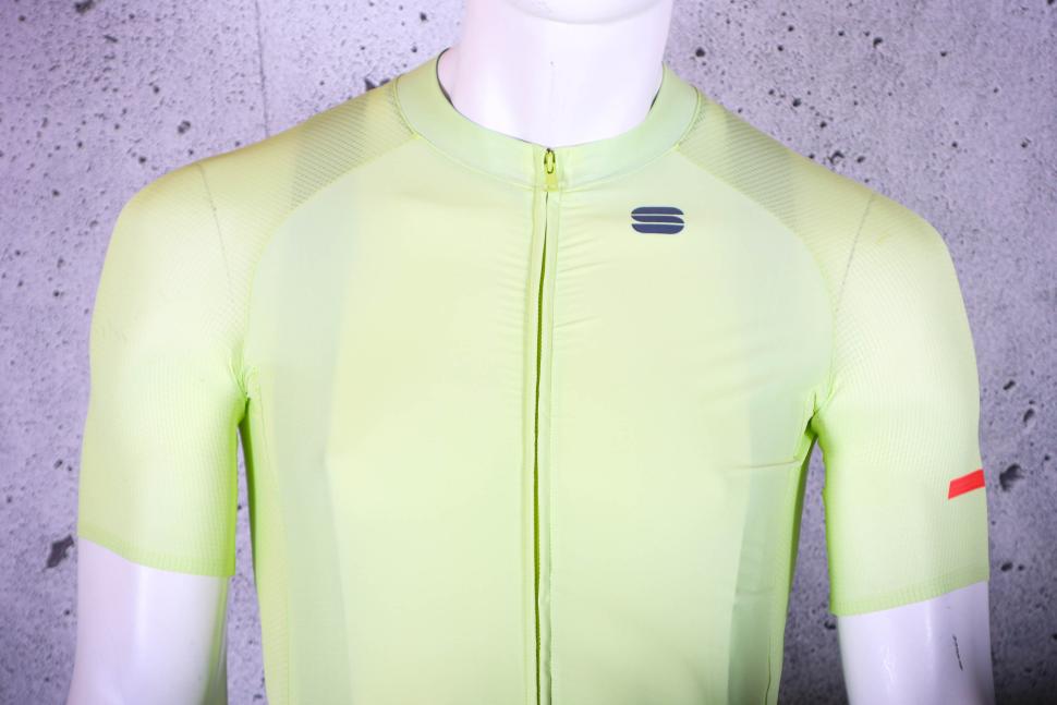 2025 Sportful Supernova Jersey - chest.jpg