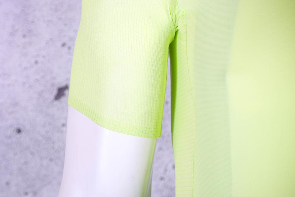 2025 Sportful Supernova Jersey - sleeve.jpg