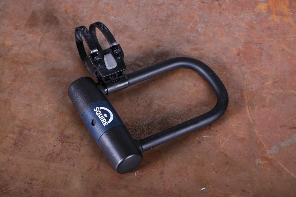 2025 Squire Matterhorn Compact 10c - lock and frame mount.jpg