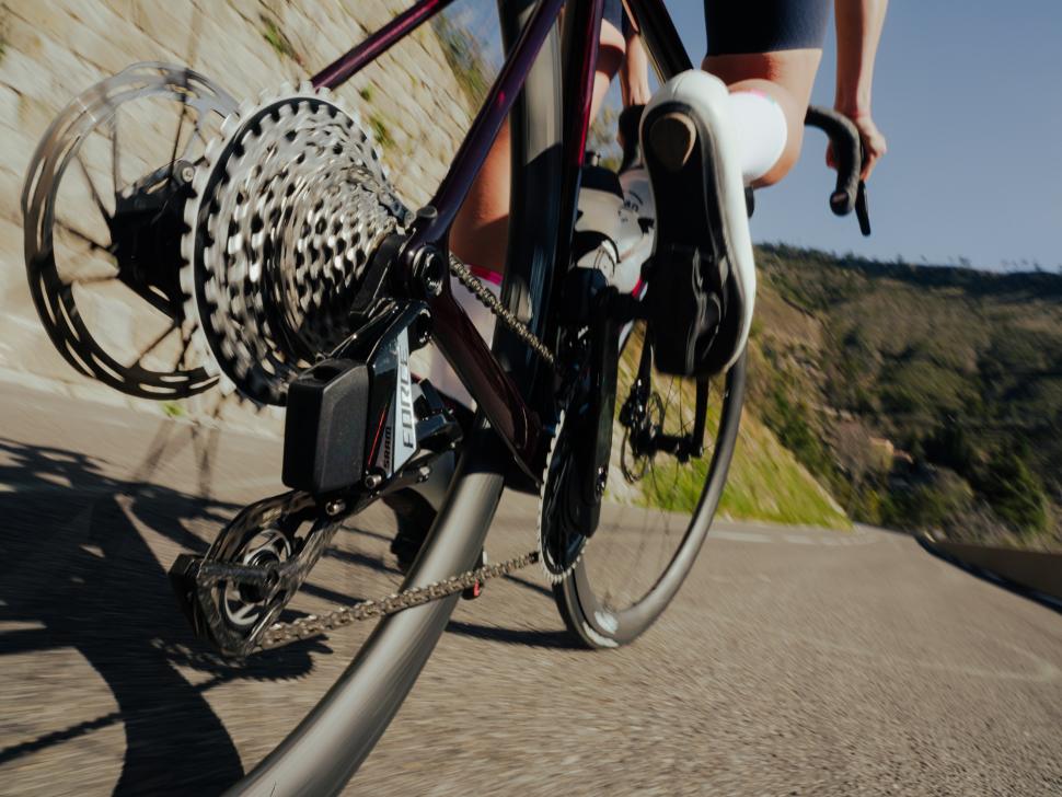 2025 SRAM Force rear derailleur action