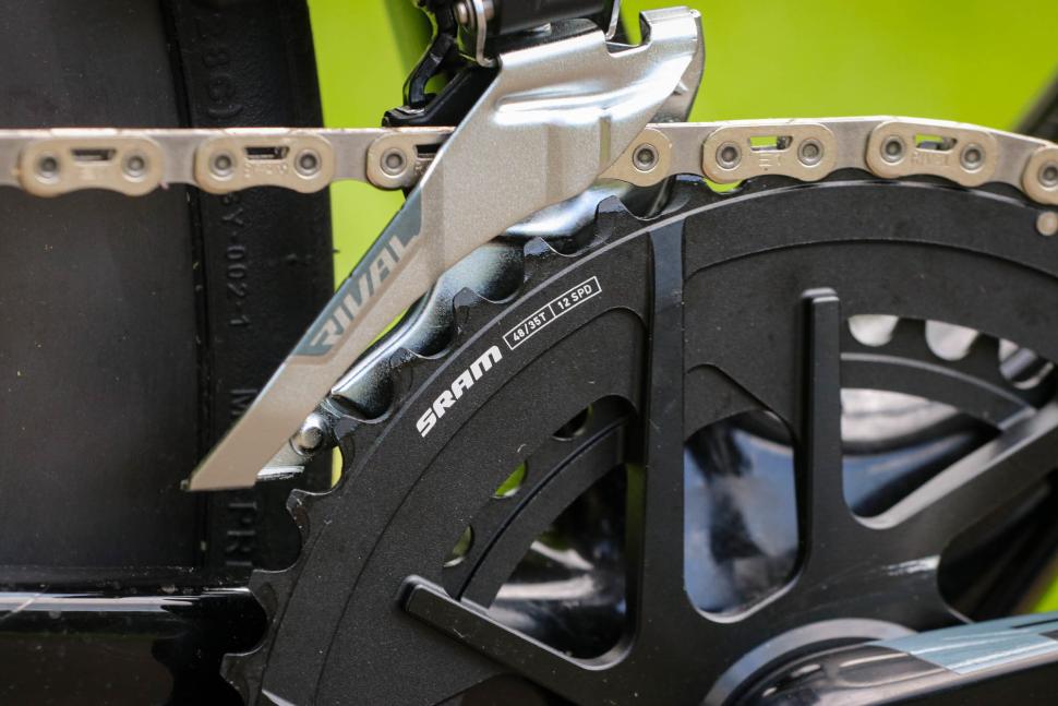 2025 SRAM Rival AXS - on bike - chainring.jpg