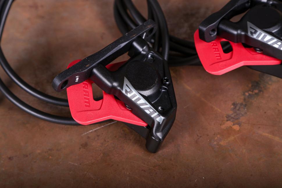 2025 SRAM Rival AXS - disc brake caliper detail.jpg