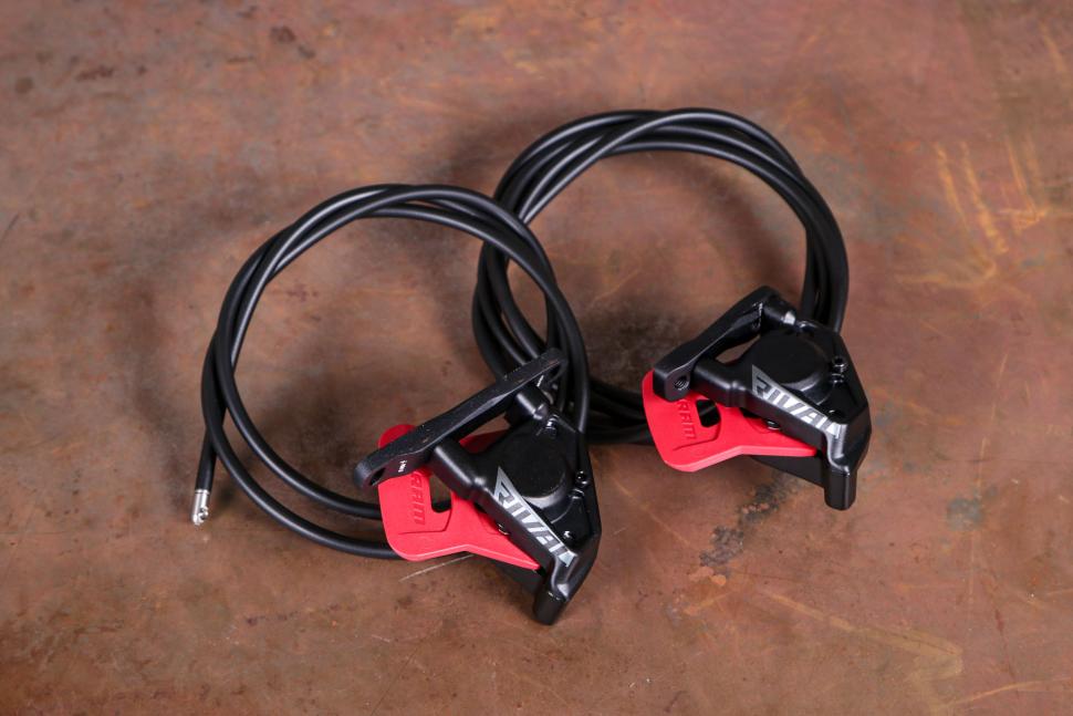 2025 SRAM Rival AXS - disc brake calipers.jpg