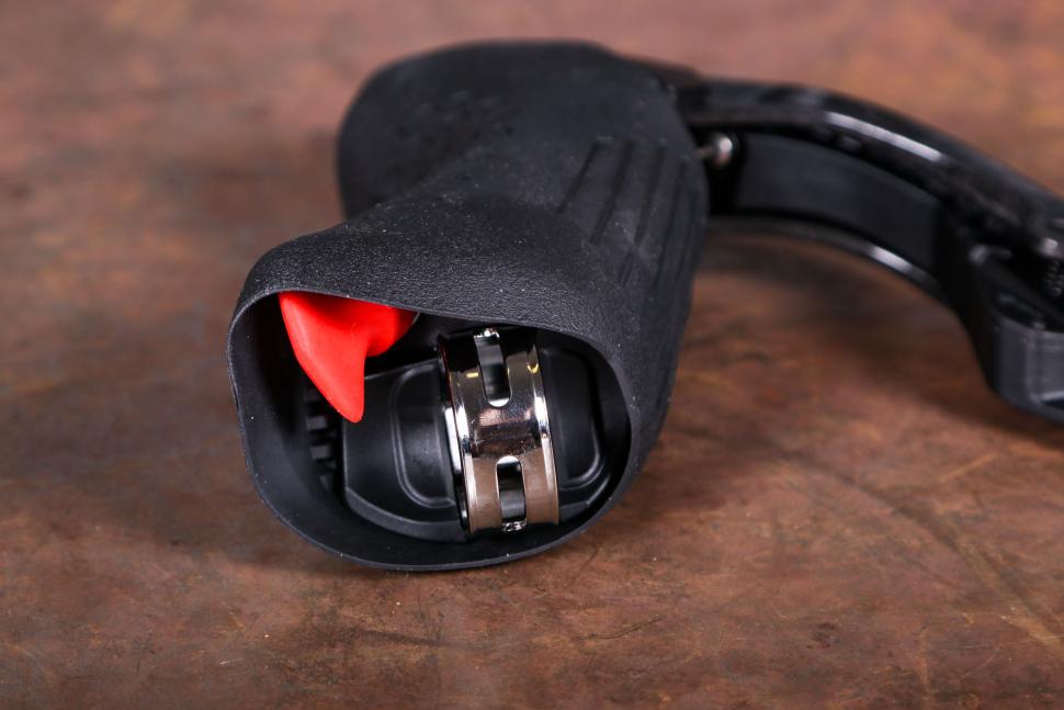 2025 SRAM Rival AXS - lever detail 3.jpg