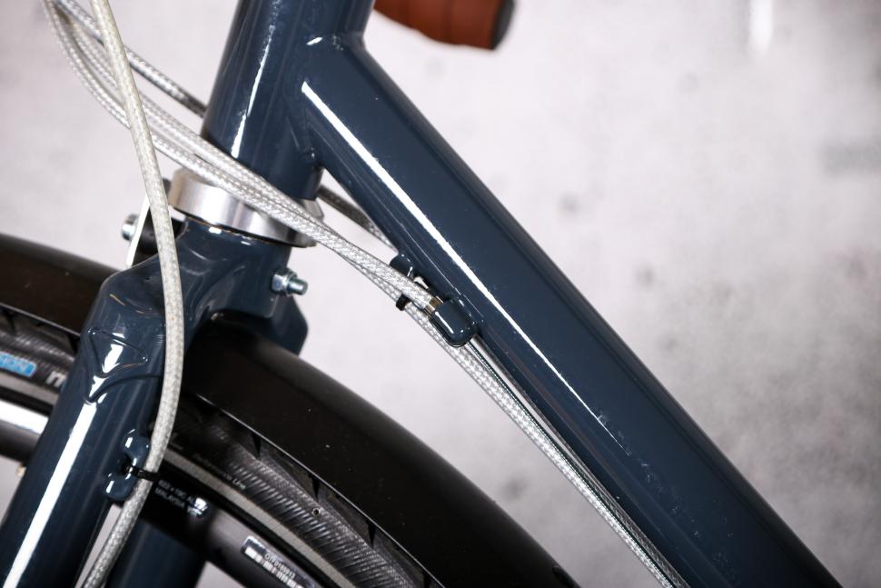 2025 Temple Cycles Adventure Disc 3 - cable routing.jpg