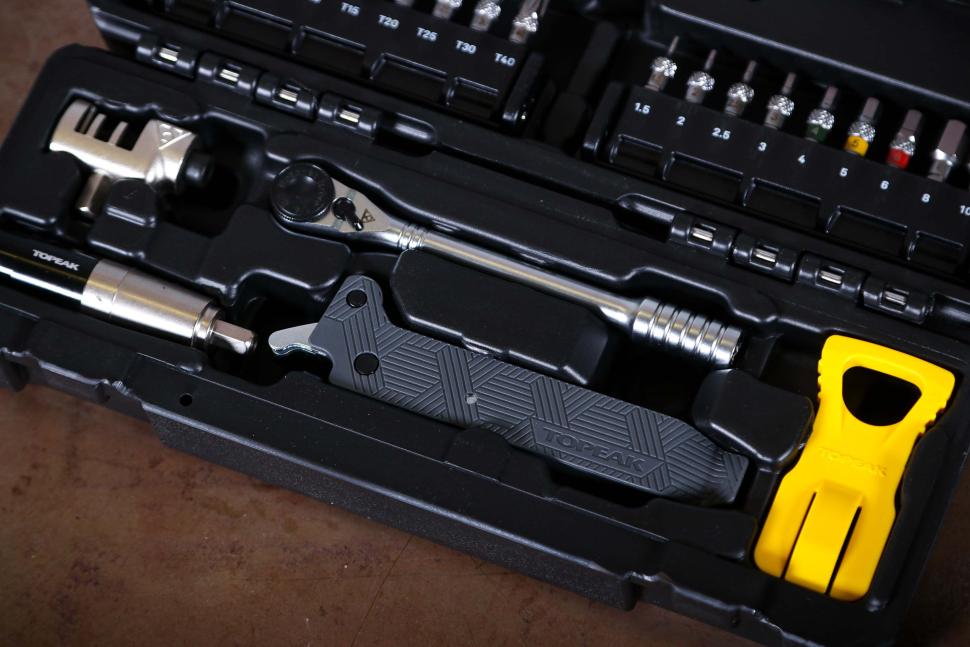 2025 Topeak Essential Toolshop - ratchet rocket toolbar and power levers.jpg