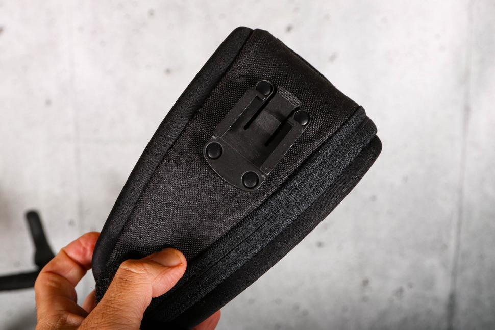 2025 Topeak Sidekick Wedge Pack - mounting plate.jpg