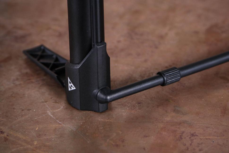 2025 Topeak Turbo Morph With Gauge pump - footplate.jpg