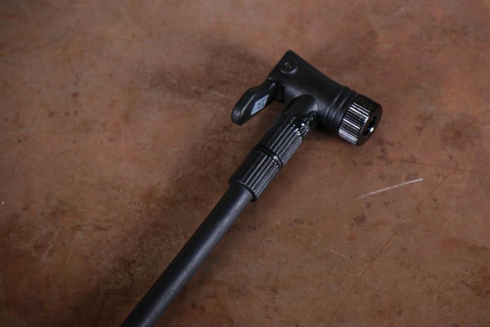 2025 Topeak Turbo Morph With Gauge pump - valve head.jpg