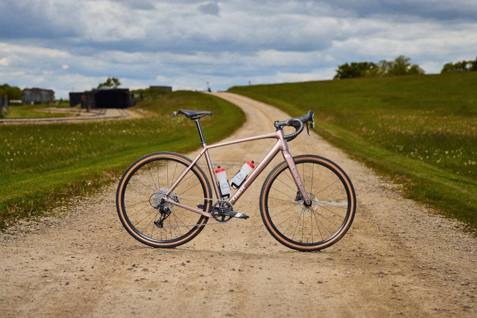 2025 Trek Checkpoint ALR gravel