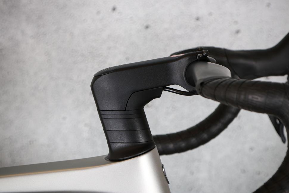 2025 Trek Madone Gen 8 SL 7 - stem