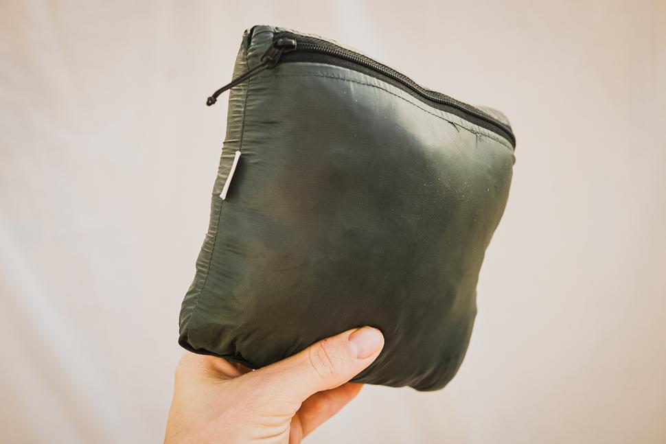 2025 Universal Colours Unisex Insulated Packable Jacket pouch 1.jpg