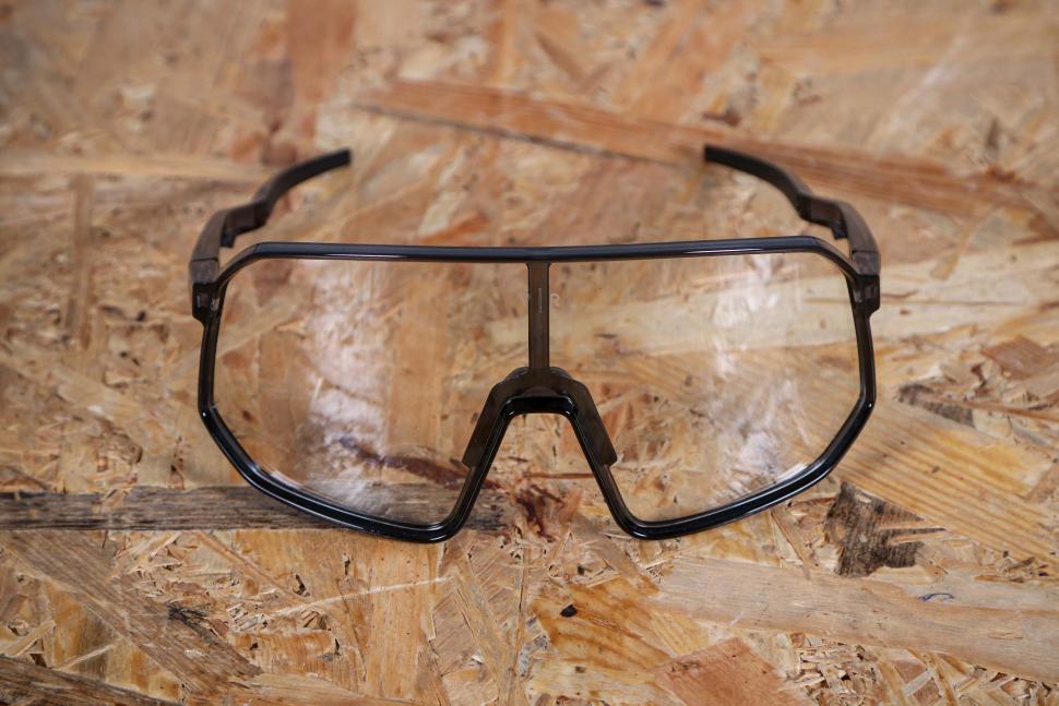 2025 Van Rysel Cycling NXT Photochromic Sunglasses RoadR 900 Perf - front