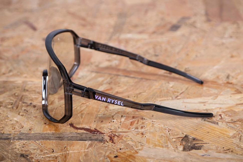 2025 Van Rysel Cycling NXT Photochromic Sunglasses RoadR 900 Perf - side