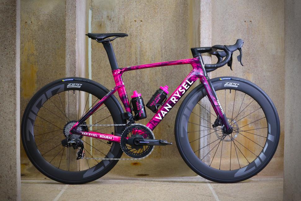 2025 Van Rysel Roubaix RCR - 1