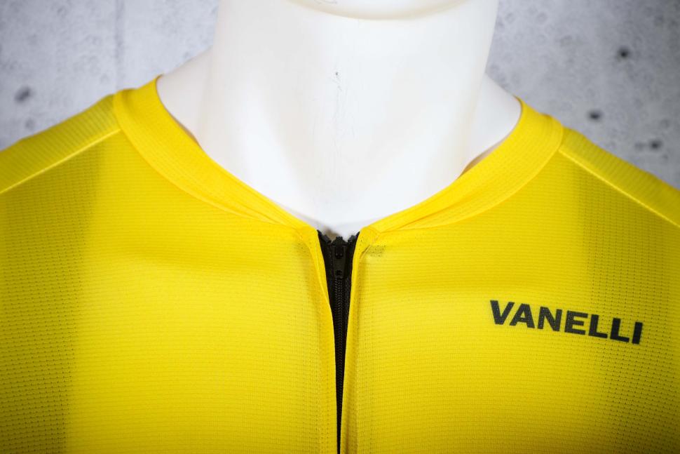 2025 Vanelli Proline 2.0 jersey - collar.jpg