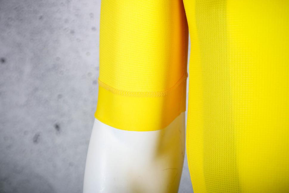 2025 Vanelli Proline 2.0 jersey - cuff.jpg