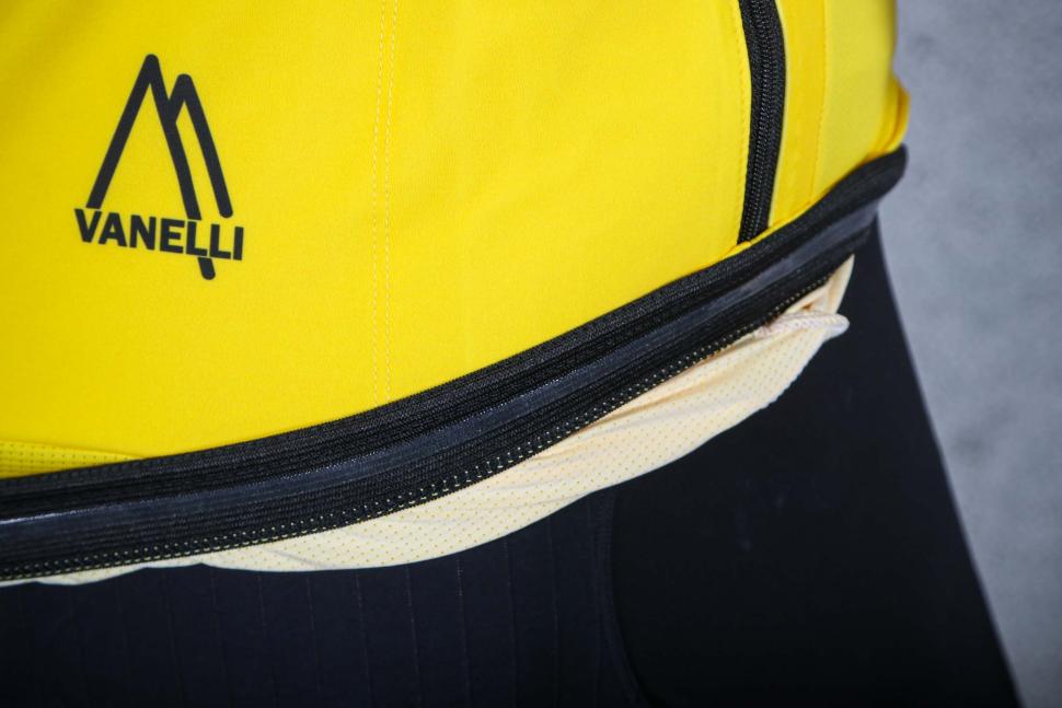 2025 Vanelli Proline 2.0 jersey - gripper.jpg